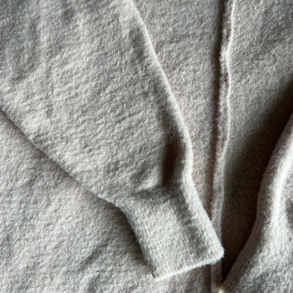 Aritzia Wilfred Hushknit V Neck Sweater - size Small - Light Pink - Picture 6 of 6